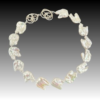 Doves Never Fly in Circles